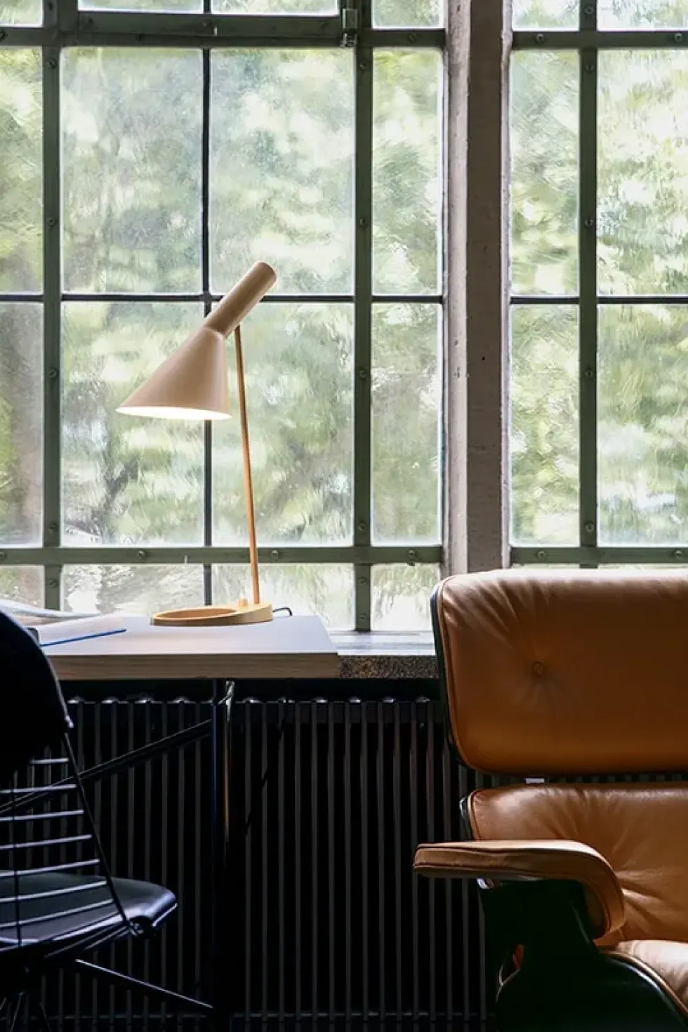 AJ bordlampe, grå