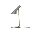 AJ Mini bordlampe, grå/messing