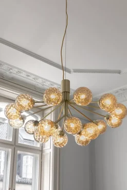 Apiales 18 lysekrone, messing/optic guld glas