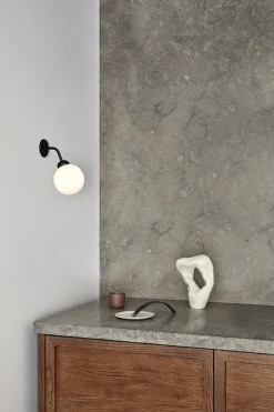 Apiales væglampe hardwired, satin sort/opal