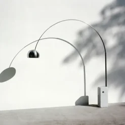 Arco Gulvlampe m/indbygget LED + Lysdæmper