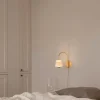 Asteea væglampe, satin messing/riflet klar