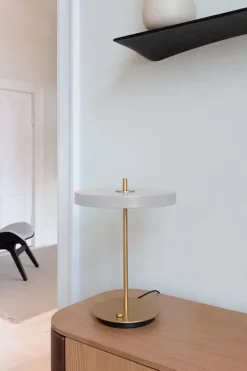 Asteria bordlampe m/USB, mist grå/messing