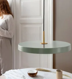 Asteria medium pendel, olive grøn/messing