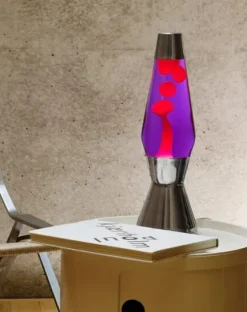Astro lavalampe, sølv/violet med rød lava