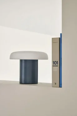 Ateliers bordlampe, mørkeblå/hvid