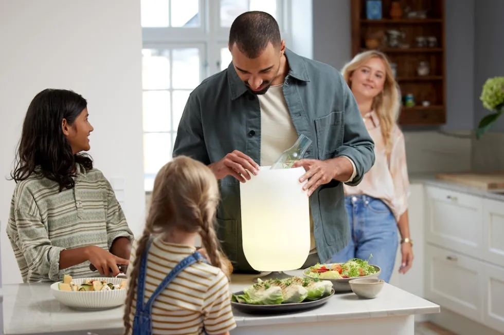 Atmos LED lampe m/højtaler & drinks køler, børstet sølv