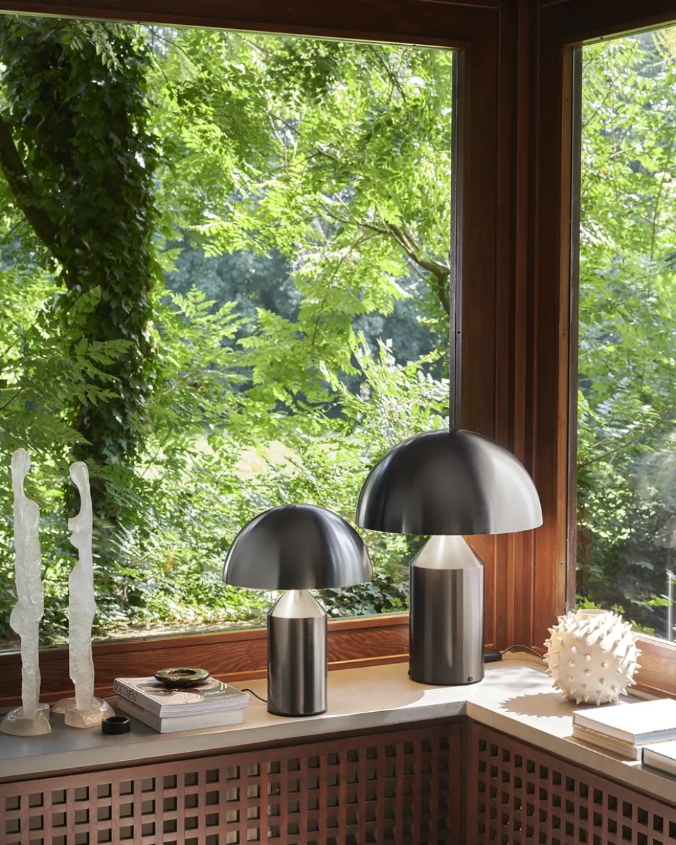 Atollo 238 bordlampe, satin sort nikkel