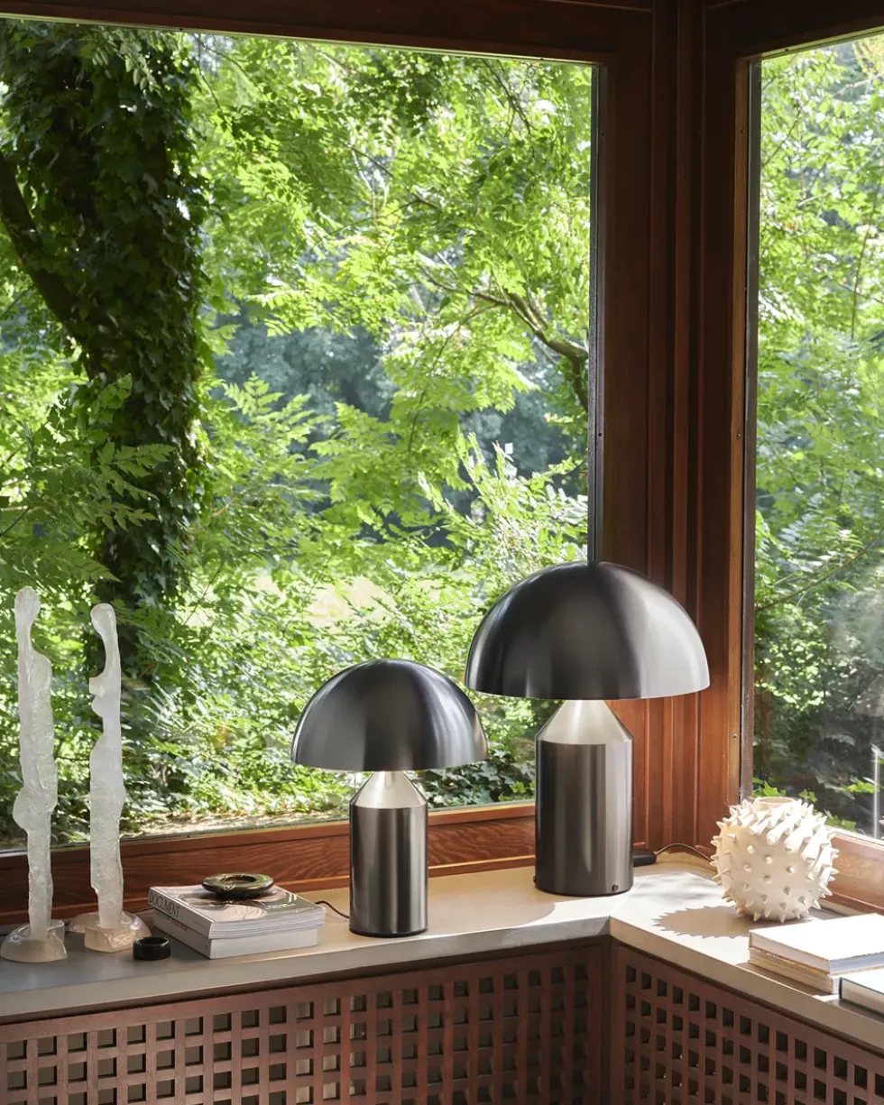 Atollo 239 bordlampe, satin sort nikkel