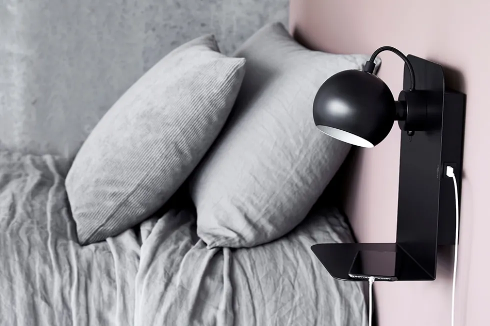 Ball væglampe m/USB, mat sort