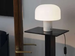 Bellhop Glas T bordlampe, hvid