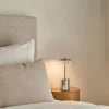 Blossi Mini Portable bordlampe / batterilampe, krom/klar