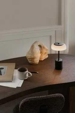 Blossi Mini Portable bordlampe / batterilampe, sort/opal