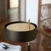 1953 - 243 bordlampe, satin guld/sort