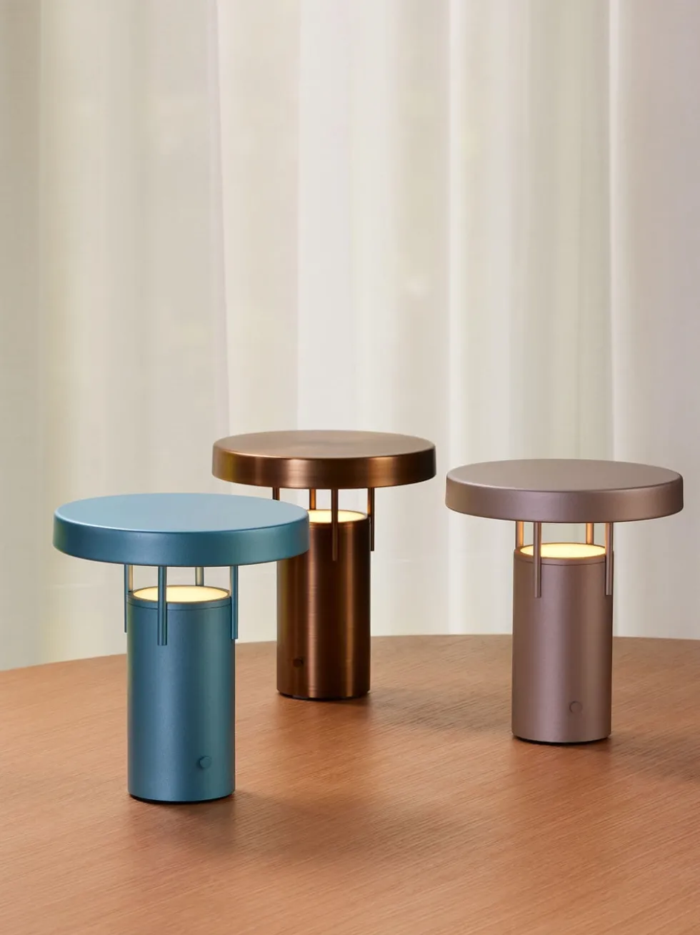BringMe Portable Mini bordlampe / batterilampe, mat sort