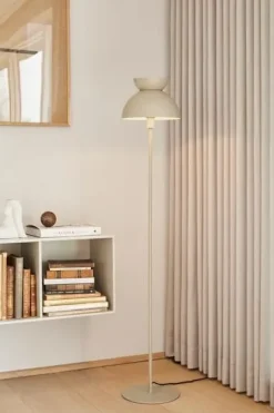 Butterfly gulvlampe, mat tan grey