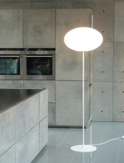 Eggy Pin gulvlampe, med dæmper