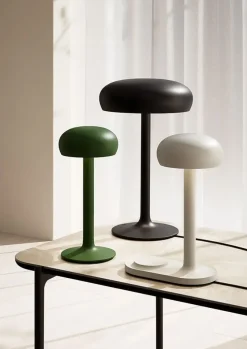 Emendo bordlampe med Qi trådløs oplader, emerald