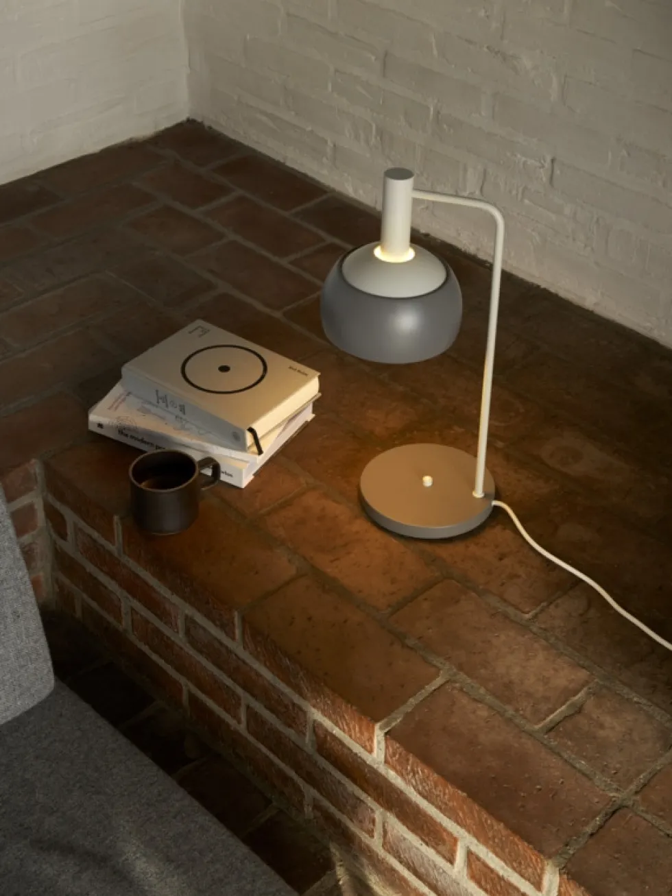 FJ Elements bordlampe, original grå