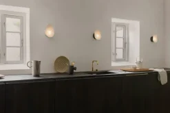 Florii 1 væglampe, mørk bronze/hvid