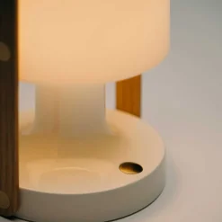 FollowMe Glossy batterilampe / bordlampe, hvid