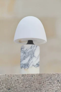 Fuse Portable batterilampe / bordlampe