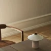 Futé Portable 180 bordlampe / batterilampe, keramik/cream