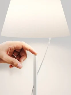 Hover gulvlampe