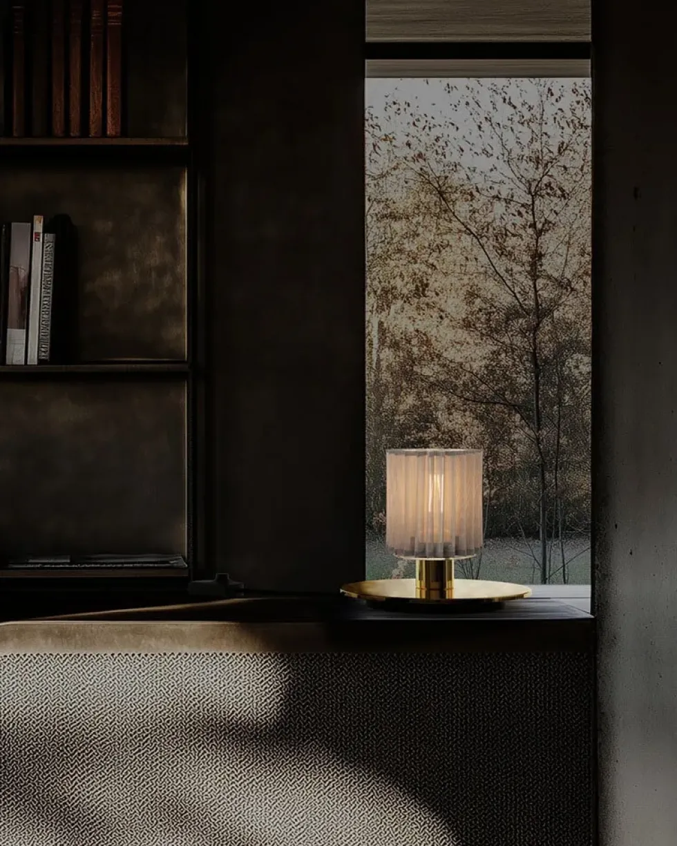 In The Sun 220 bordlampe, guld/sølv