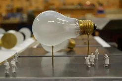 I Ricchi Poveri - Monument for a Bulb bordlampe