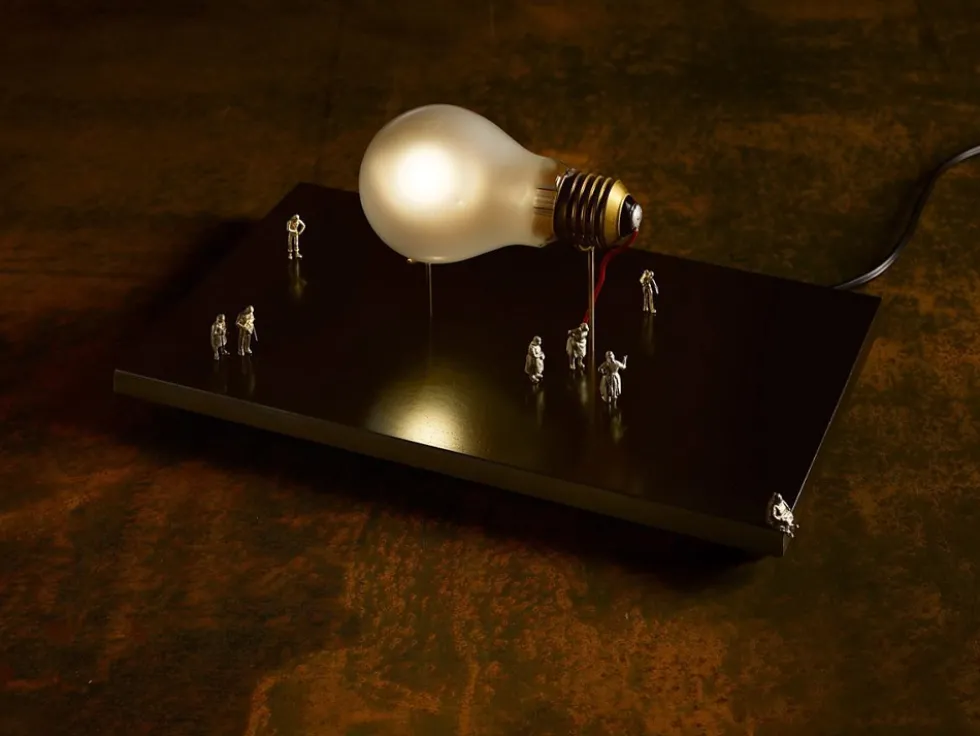 I Ricchi Poveri - Monument for a Bulb bordlampe