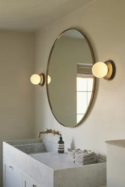 Liila 1 medium væglampe / loftlampe IP44, nordic guld/opal