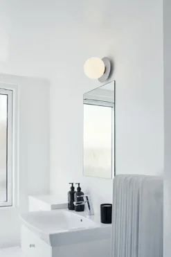 Liila 1 medium væglampe / loftlampe IP44, light silver/opal