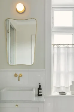 Liila 1 Small væglampe / loftlampe IP44, mørk bronze/opal