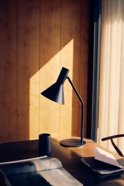 LYSS bordlampe, mat sort