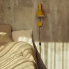 LYSS væglampe, mat mandelfarvet