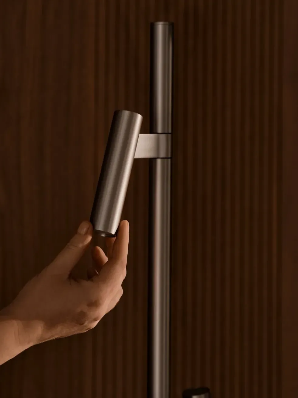 Makoto gulvlampe, satin krom