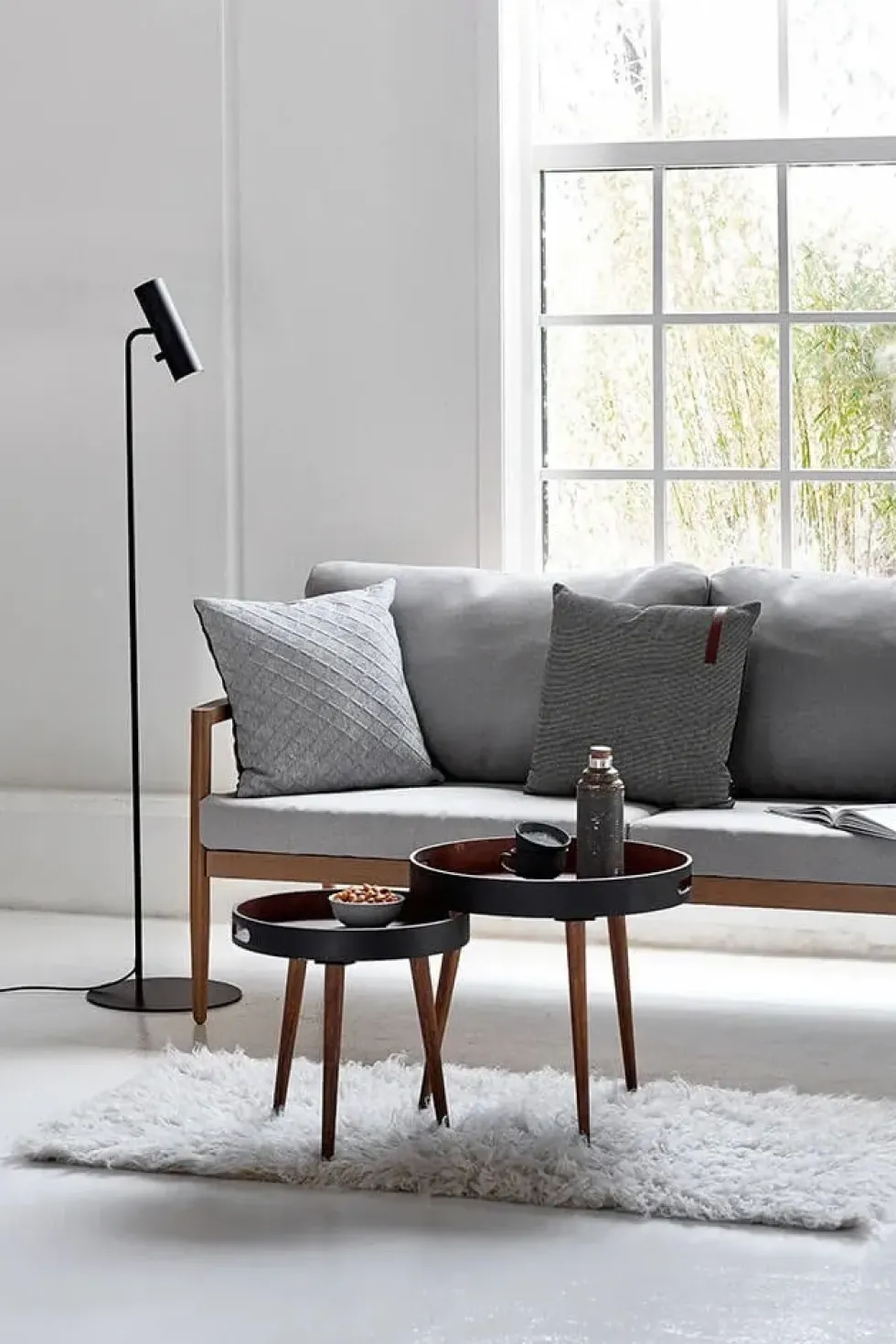 MIB 6 gulvlampe, sort