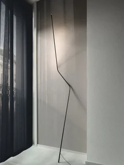 NEO gulvlampe, sort