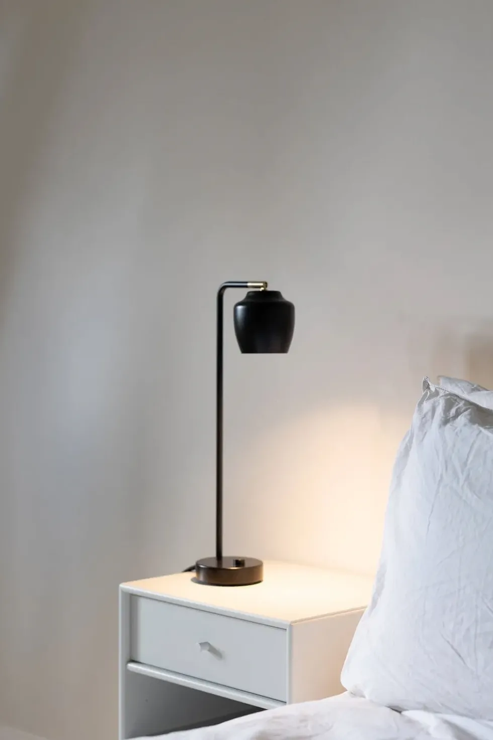 Nola bordlampe, sort