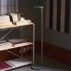 Oblique gulvlampe USB-C, mat hvid
