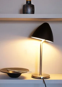 Oulu bordlampe, sort/børstet stål