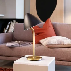 Oulu bordlampe, sort/messing