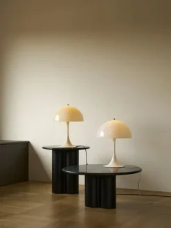 Panthella 320 bordlampe V2, beige opal