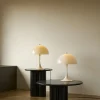 Panthella 320 bordlampe V2, hvid opal
