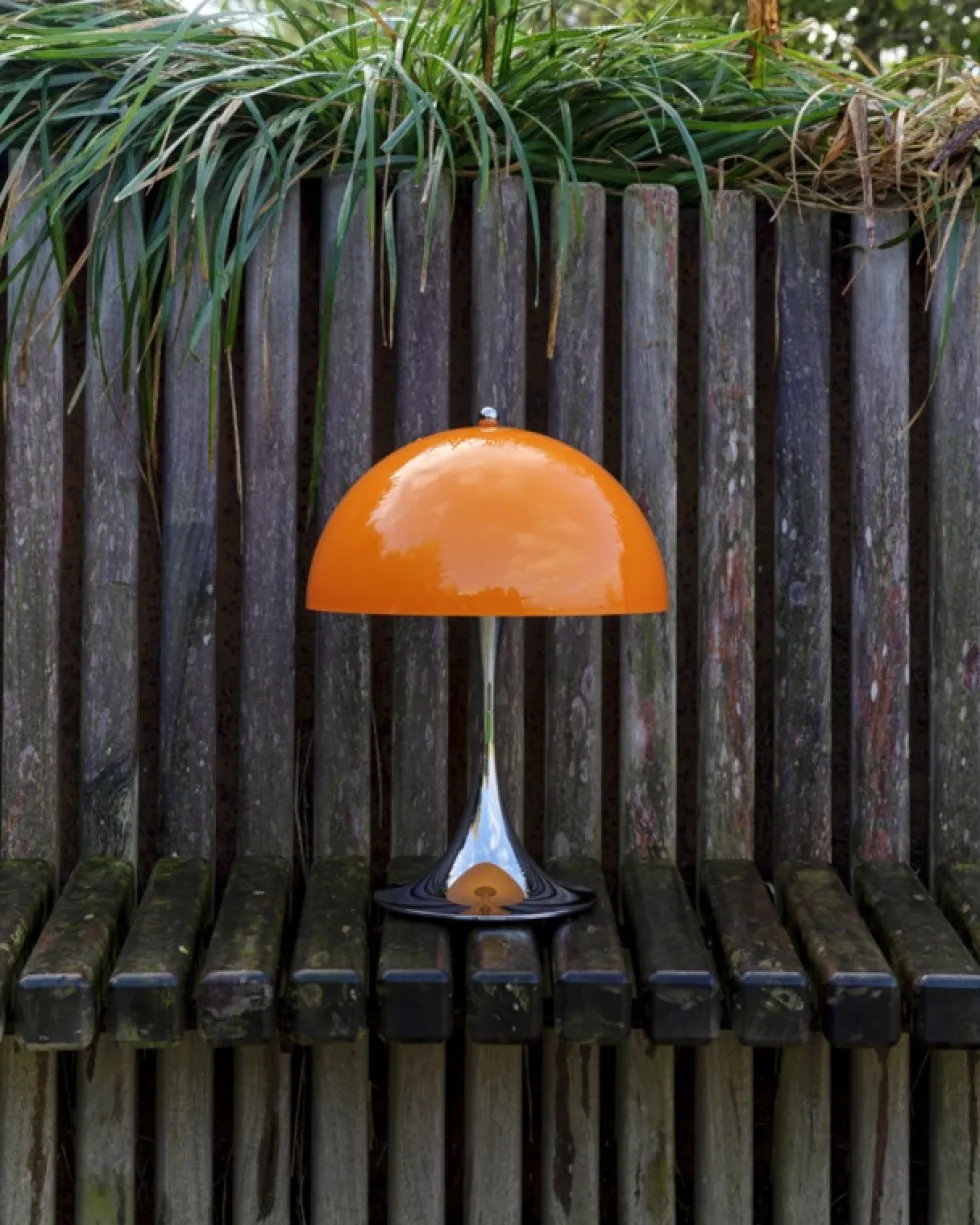 Panthella 250 Portable V3 bord- / batterilampe, krom/orange opal