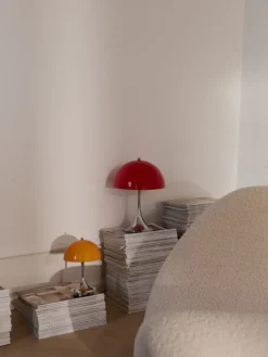 Panthella 250 Portable V3 bord- / batterilampe, krom/rød opal