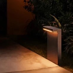 Philips Hue Nyro White and Color Ambiance udendørs piedestal / pullert, sort