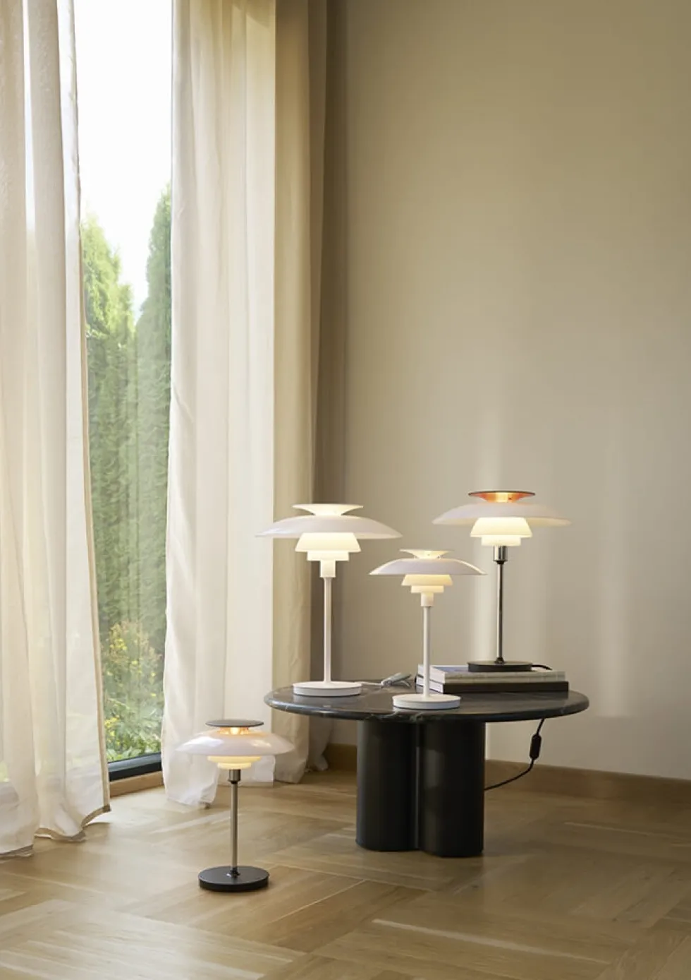 PH 80 Portable batterilampe / bordlampe, opal/hvid