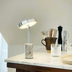 Starlight LED batteri- / bordlampe, grå marmor/krom